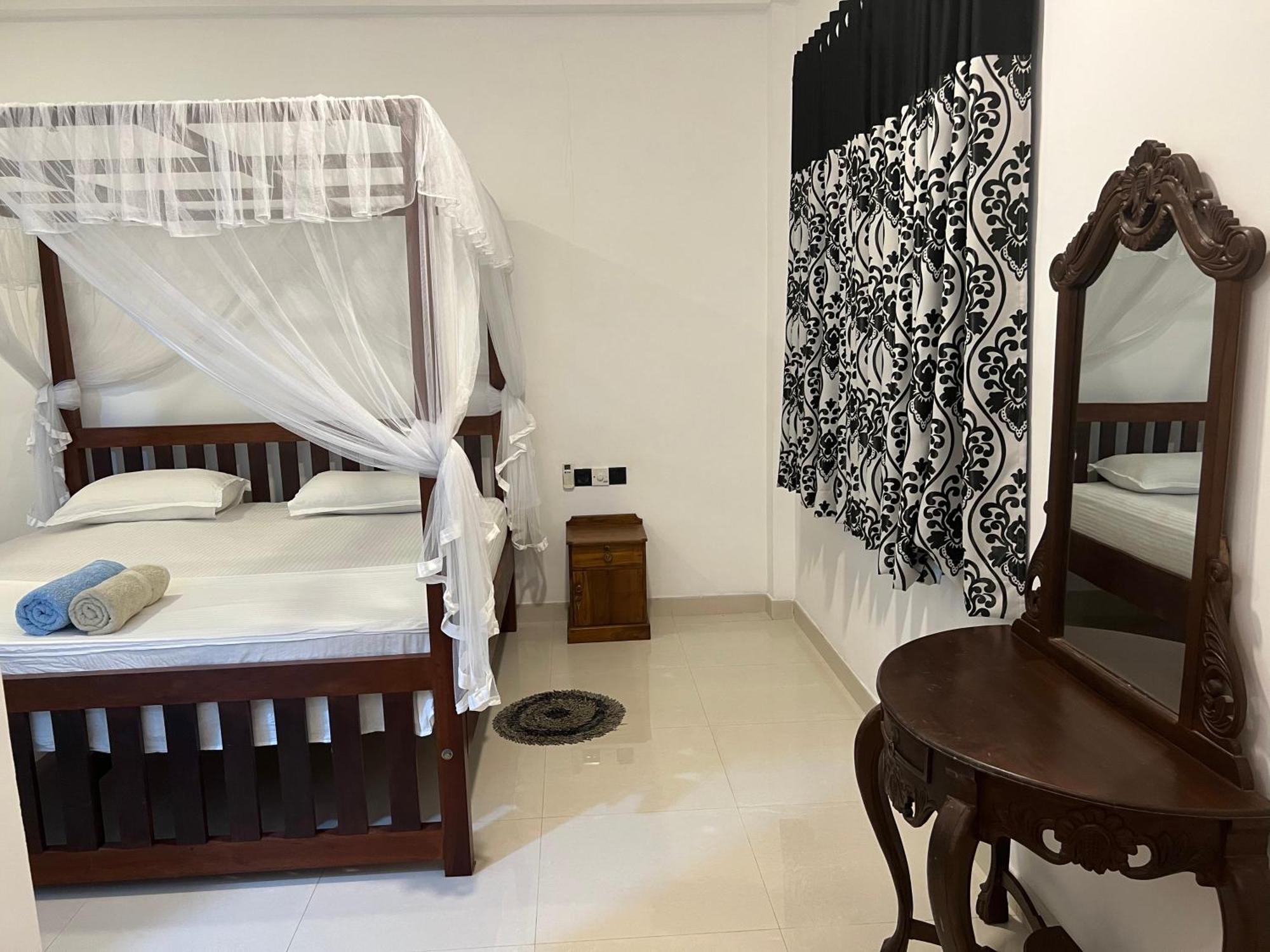 Awesome Guest Mirissa Hotel Bagian luar foto